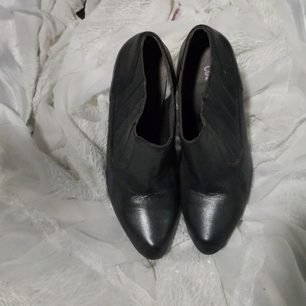 Collin Stuart leather ankle boots